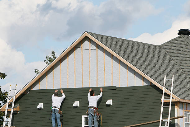 Professional Siding Replacement technician working in Brownstown, IN
